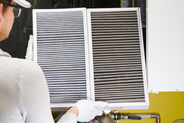 professional HVAC filter replacement new and old