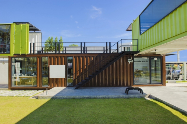 air conditioned cooling place made of shipping container